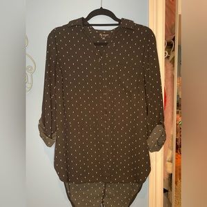 Woman’s buttons up shirt